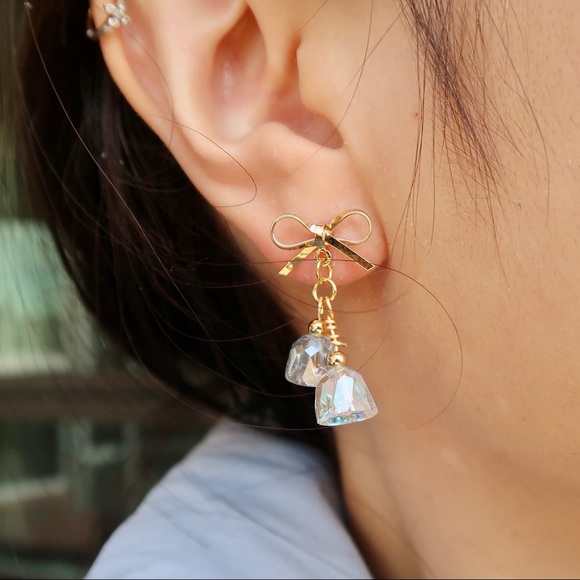 Handmade Crystal Bell Ribbon Earring - Picture 6 of 8